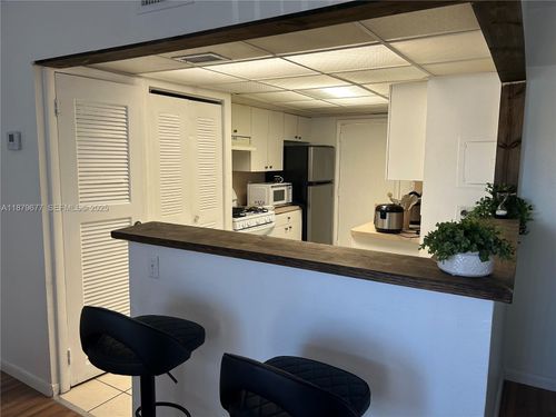 apt-r209-17901 Nw 68th Ave, Hialeah, FL, 33015-3919 | Card Image