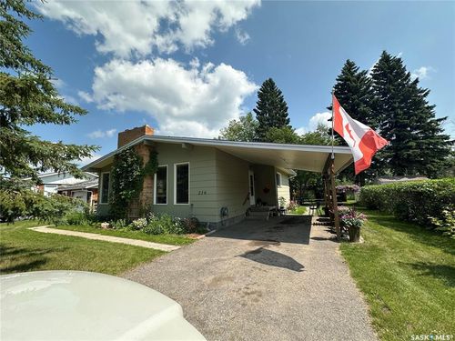 216 5th St Ne, Ituna, SK, S0A1N0 | Card Image
