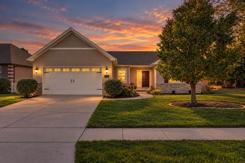 1913 E 58th St, Davenport, IA, 52807-3064 | Card Image