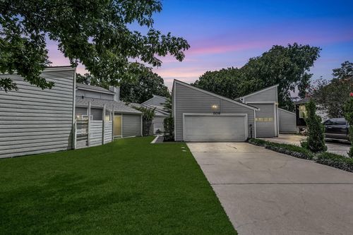 1109 W Winding Way Dr, Friendswood, TX, 77546-4806 | Card Image