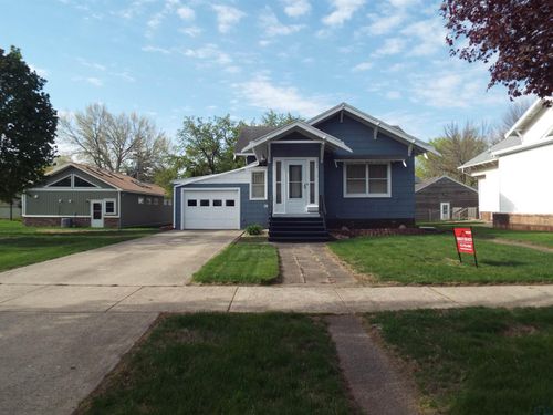 511 9th St, Sibley, IA, 51249-1830 | Card Image