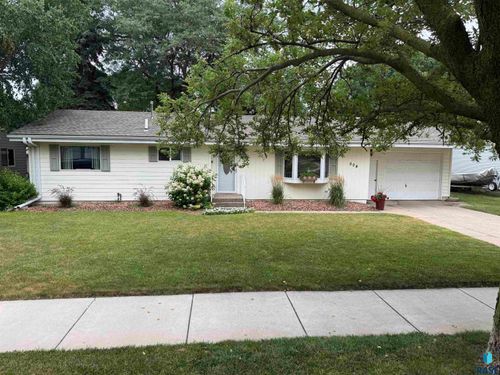 504 S Isadore St Street, Mitchell, SD, 57301 | Card Image