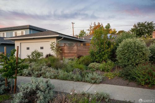 1666 Swallow Dr, Sunnyvale, CA, 94087-5015 | Card Image