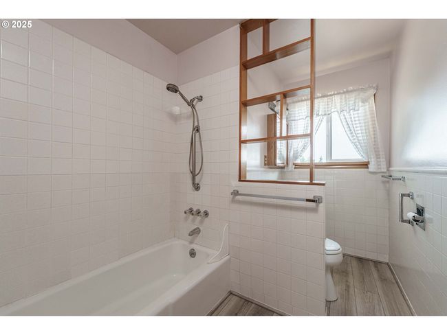1938 Nw Sierra Ln, House other with 3 bedrooms, 2 bathrooms and 2 parking in Camas WA | Image 21