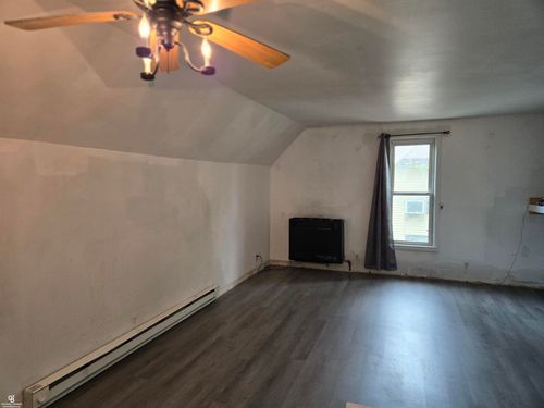203 S Kennefic St, Yale, MI, 48097-3415 | Card Image
