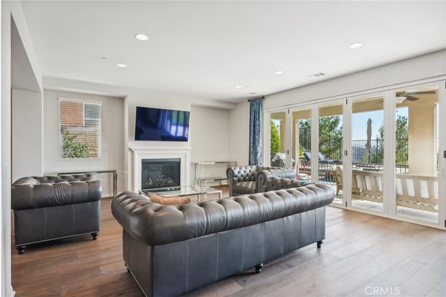 19216 Bension Dr, House other with 6 bedrooms, 4 bathrooms and 2 parking in Santa Clarita CA | Image 5