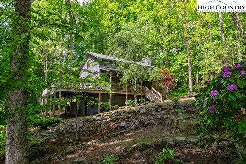 415 Will Isaacs Rd, Zionville, NC, 28698-9051 | Card Image