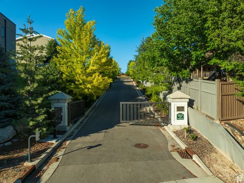1-1922 E Olympus Grove Ln, Holladay, UT, 84124-2792 | Card Image