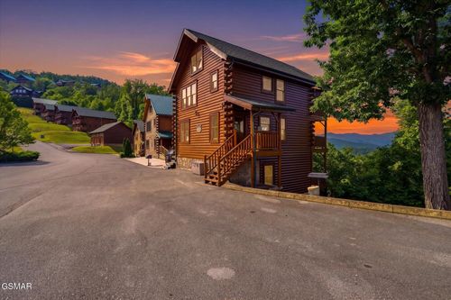 2809 White Oak Ridge Ln, Sevierville, TN, 37862-6164 | Card Image