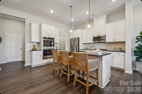 21209 Lake Run Dr, Charlotte, NC, 28278 | Card Image