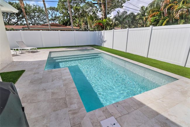 1990 Ne 35 Th St, House other with 3 bedrooms, 2 bathrooms and null parking in Lighthouse Point FL | Image 22