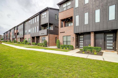 2806 Addison Park Ln, Fort Worth, TX, 76110-3555 | Card Image