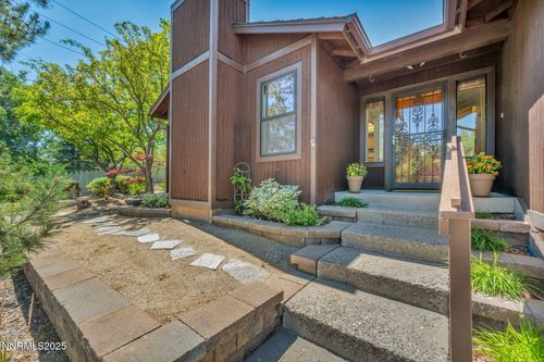 3582 Hemlock Way, Reno, NV, 89509-7454 | Card Image