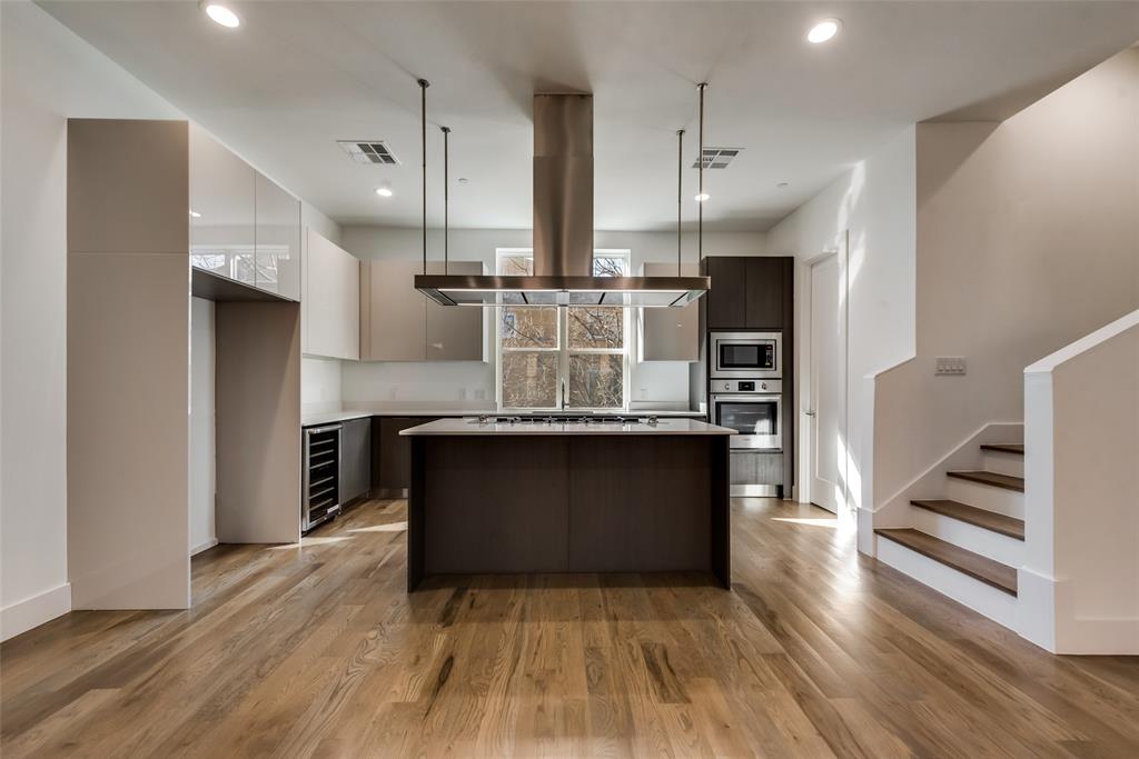 Arberry Ln, Dallas, TX 75219
