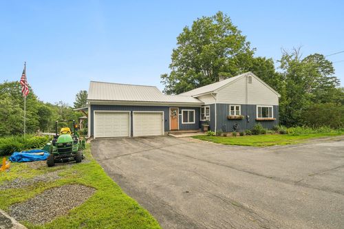 236 2nd Nh Tpke, Claremont, NH, 03743-7206 | Card Image