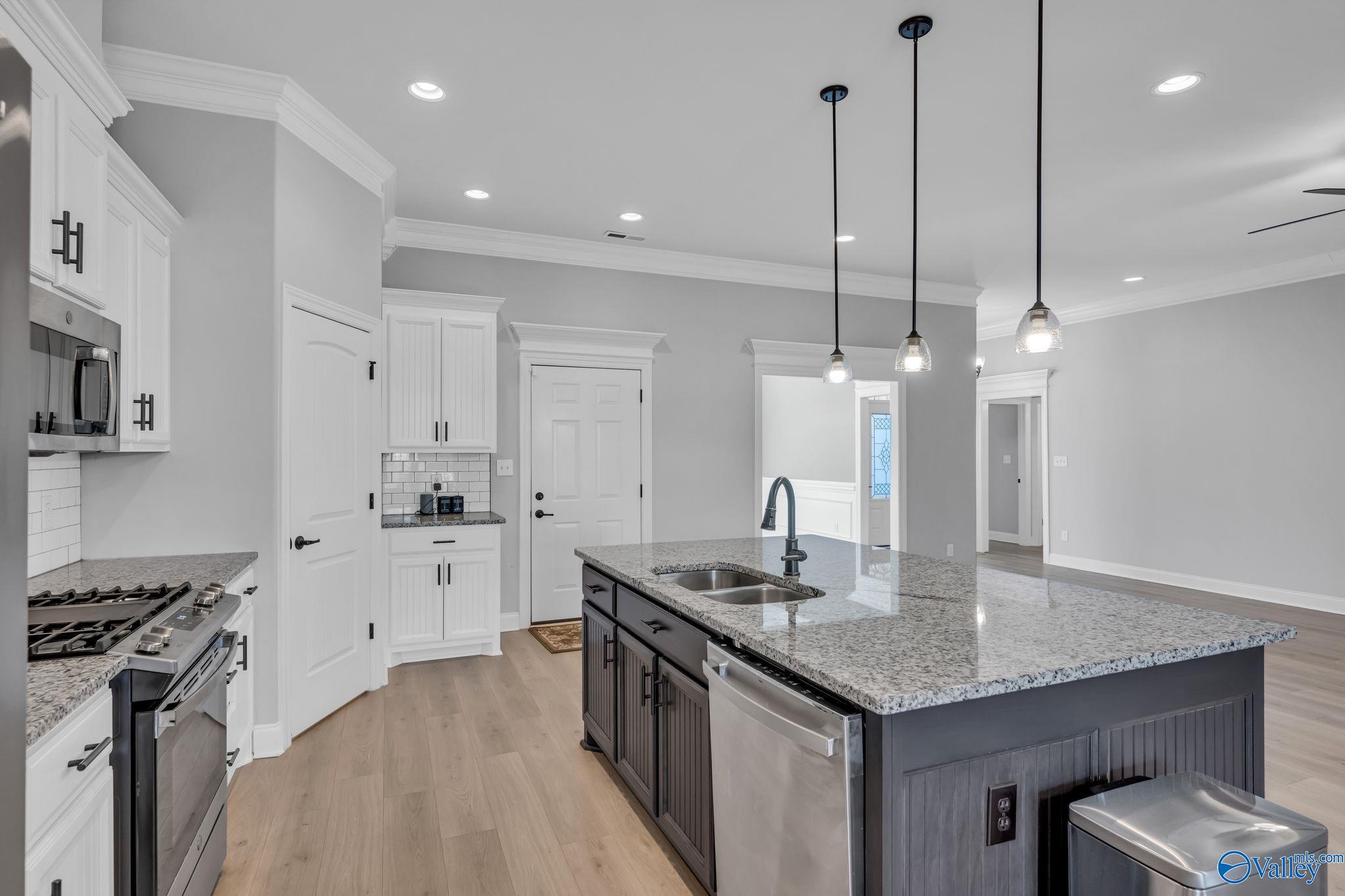 26413 Ashland Ridge Lane, For Sale in Athens Zoocasa