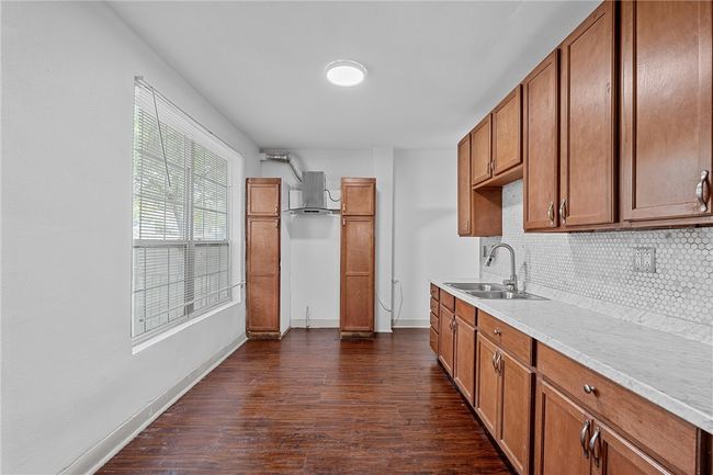 1800 Avondale Ave, House other with 5 bedrooms, 2 bathrooms and null parking in Waco TX | Image 5