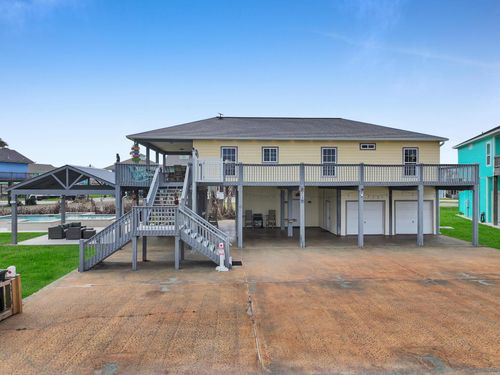 959 Tidelands Dr, Crystal Beach, TX, 77650 | Card Image
