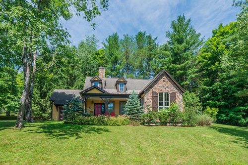 160 Hemlock Ridge Road, Manchester, VT, 05255 | Card Image