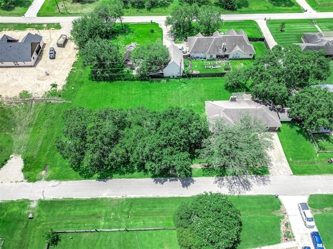 49 Robin Dr, House other with 3 bedrooms, 2 bathrooms and 2 parking in Alvin TX | Image 41