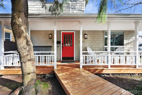 7302 33rd Ave Ne, Seattle, WA, 98115-5911 | Card Image