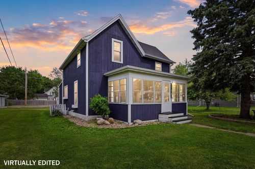 326 2nd St, Dike, IA, 50624-7714 | Card Image