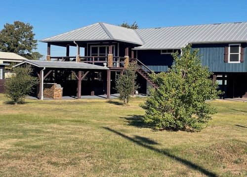 126 2nd Ave, Onalaska, TX, 77360-6897 | Card Image