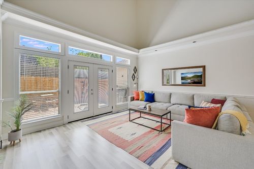 c-12253 Chelsea Glen Pl, Austin, TX, 78753-7110 | Card Image