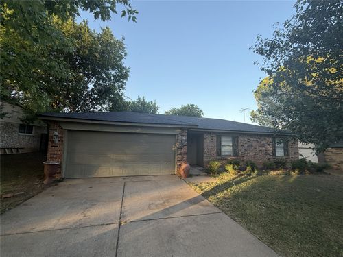 1411 Clearfield Dr, Cleburne, TX, 76033-6918 | Card Image