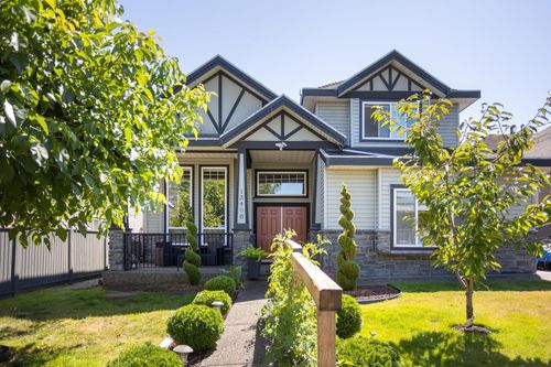 13486 64 Ave, Surrey, BC, V3W1Y3 | Card Image