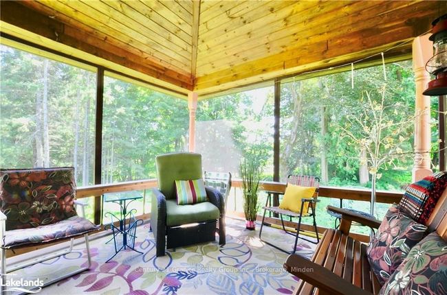 9717 Highway 118, House other with 2 bedrooms, 2 bathrooms and 8 parking in Algonquin Highlands ON | Image 19