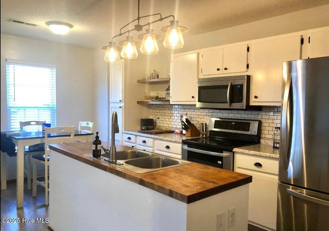 B - 1115 Brownlea Dr, Home with 3 bedrooms, 3 bathrooms and null parking in Greenville NC | Image 6