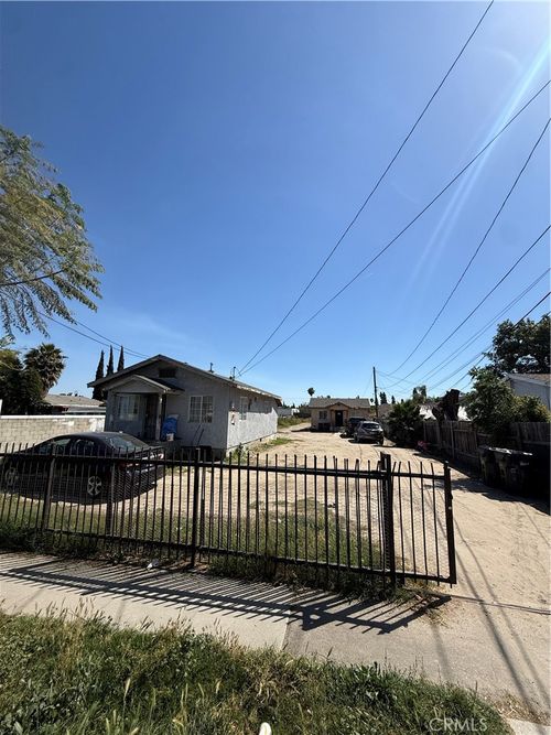 2402 E 126th St, Compton, CA, 90222-1508 | Card Image