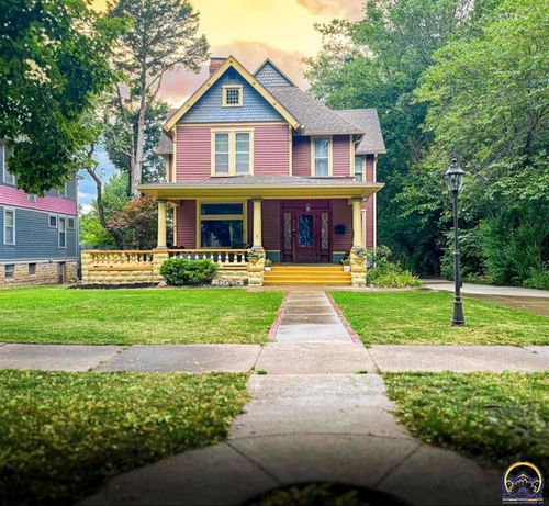 411 Sw Woodlawn Ave, Topeka, KS, 66606-1246 | Card Image