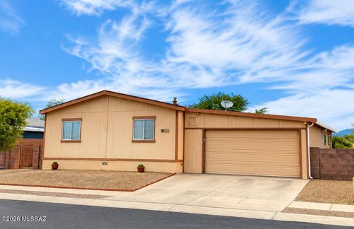 6061 E Thunder River Drive, Tucson, AZ, 85756 | Card Image