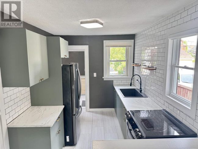 240 Mckellar St S, Home with 3 bedrooms, 1 bathrooms and null parking in Thunder Bay ON | Image 4