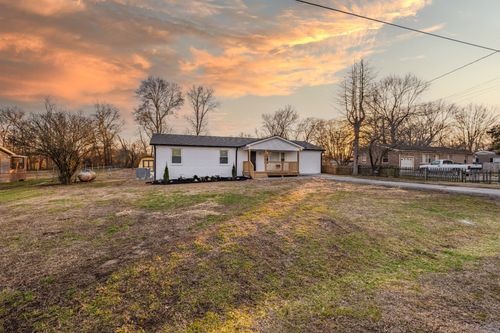 385 Limbo Dr, Hillsboro, TN, 37342-3552 | Card Image