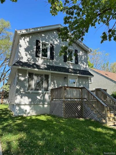 3068 Fort Park Boulevard, Home with 3 bedrooms, 1 bathrooms and null parking in Lincoln Park MI | Image 2