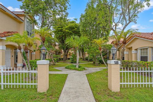 15261 Sw 111th St, Miami, FL, 33196-4523 | Card Image