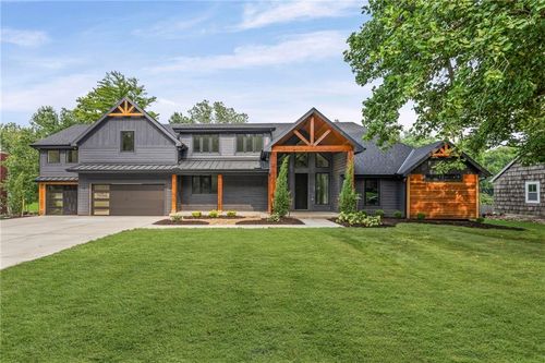 9517 Linden St, Overland Park, KS, 66207-3355 | Card Image