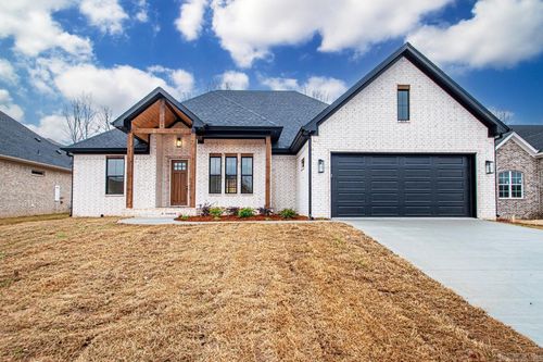 557 Valley Oak Dr, Sherwood, AR, 72120-3216 | Card Image