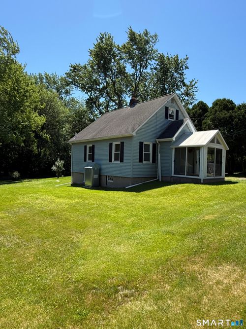 32 Dickerman Ave, Windsor Locks, CT, 06096-1306 | Card Image