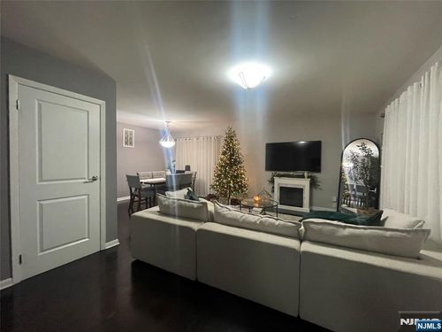 51 Midland Ave, Kearny, NJ, 07032-2212 | Card Image