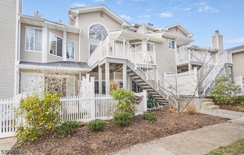 28 Bentley Ct, Bedminster, NJ, 07921-1417 | Card Image