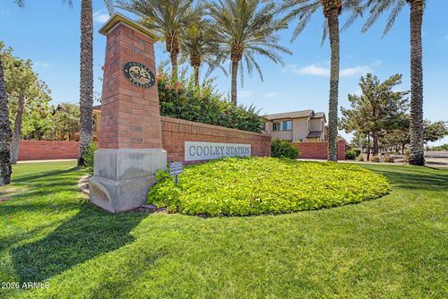 905 S Osborn Ln, Gilbert, AZ, 85296-1464 | Card Image