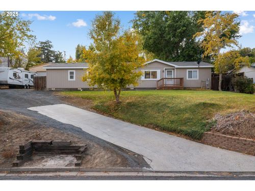 1555 Cottonwood St, Arlington, OR, 97812-2040 | Card Image