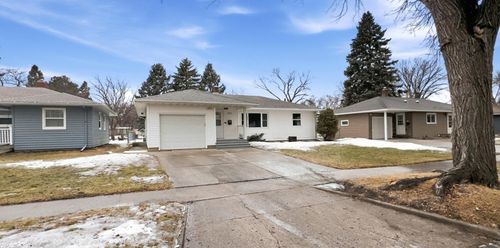 1813 13th St S, Moorhead, MN, 56560-4505 | Card Image