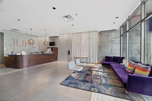 295-353 E Bonneville Ave, Las Vegas, NV, 89101-6622 | Card Image