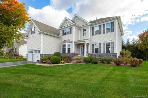 2 E Van Buren Way, East Fishkill, NY, 12533-7389 | Card Image