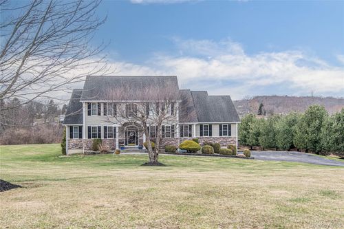 42 Reserve Way, Lagrangeville, NY, 12540-5720 | Card Image